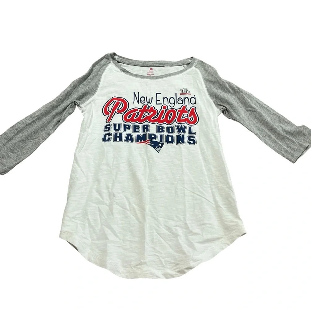 New England Patriots Super Bowl Champions Juniors/Womens Size Medium Ringer Tee